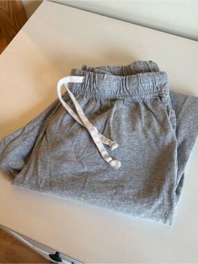 2 pack Woman’s pants 👖